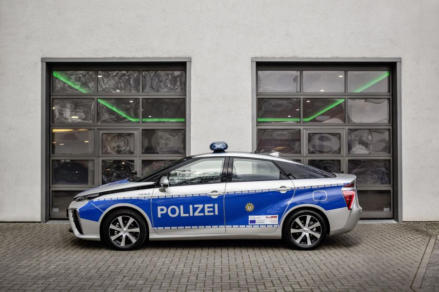  Toyota Mirai Polizei 2020 года  (фото 4 из 9)